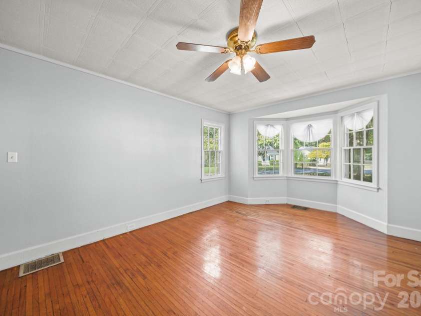 1011 Holland Avenue, Gastonia, NC 28052.  MLS# CAR4426517, YatesRealty ID 51931. 