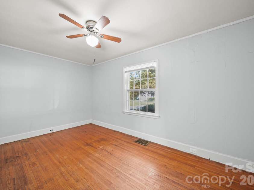 1011 Holland Avenue, Gastonia, NC 28052.  MLS# CAR4426517, YatesRealty ID 51931. 