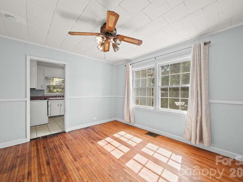 1011 Holland Avenue, Gastonia, NC 28052.  MLS# CAR4426517, YatesRealty ID 51931. 