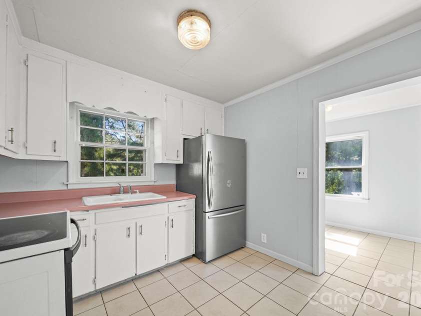 1011 Holland Avenue, Gastonia, NC 28052.  MLS# CAR4426517, YatesRealty ID 51931. 