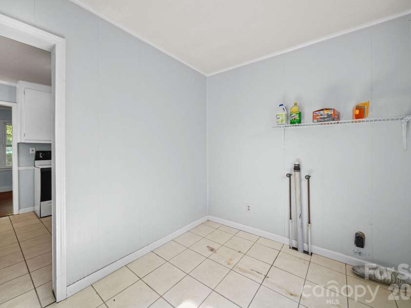 1011 Holland Avenue, Gastonia, NC 28052.  MLS# CAR4426517, YatesRealty ID 51931. 