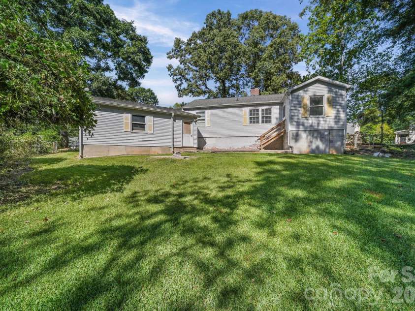 1011 Holland Avenue, Gastonia, NC 28052.  MLS# CAR4426517, YatesRealty ID 51931. 