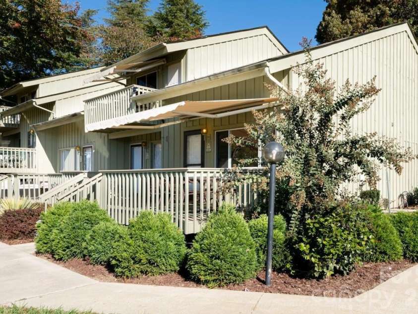 153 Fox Run Boulevard, Lake Lure, NC 28746.  MLS# CAR4426028, YatesRealty ID 51932. 
