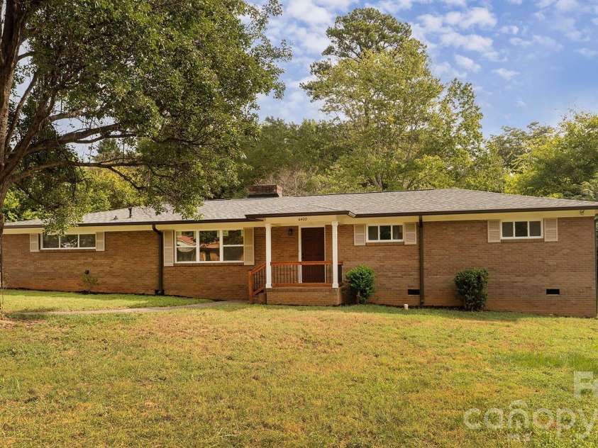 6400 Elmwood Circle, Charlotte, NC 28214.  MLS# CAR4425506, YatesRealty ID 51934. 