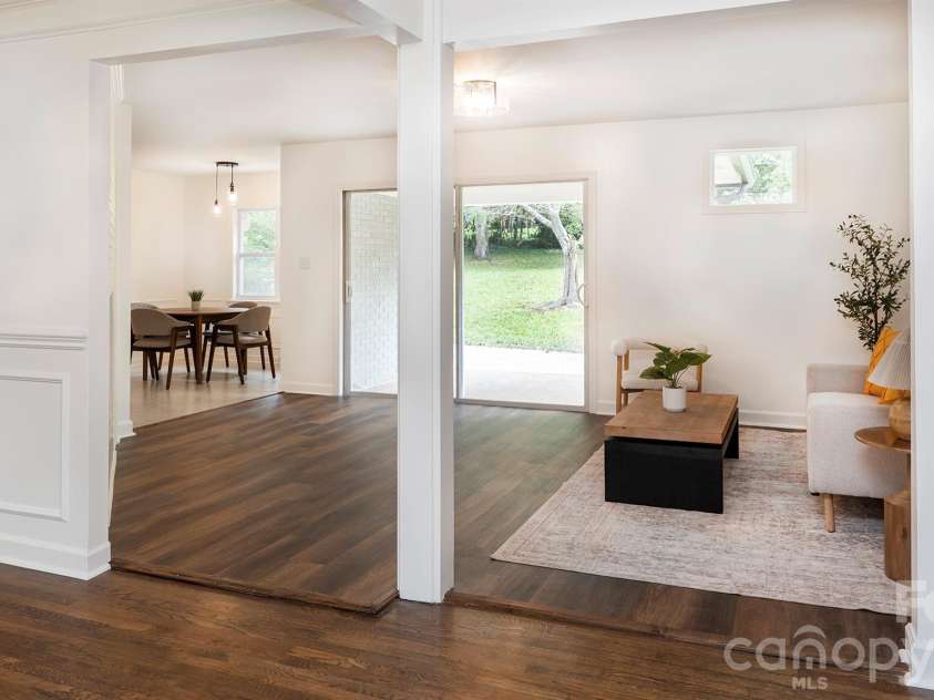 6400 Elmwood Circle, Charlotte, NC 28214.  MLS# CAR4425506, YatesRealty ID 51934. 