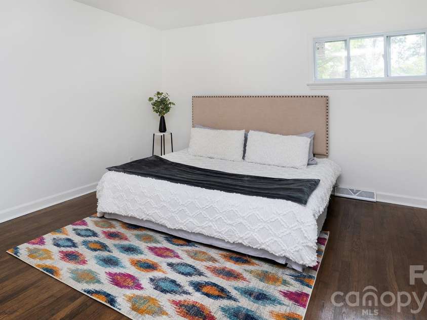 6400 Elmwood Circle, Charlotte, NC 28214.  MLS# CAR4425506, YatesRealty ID 51934. 