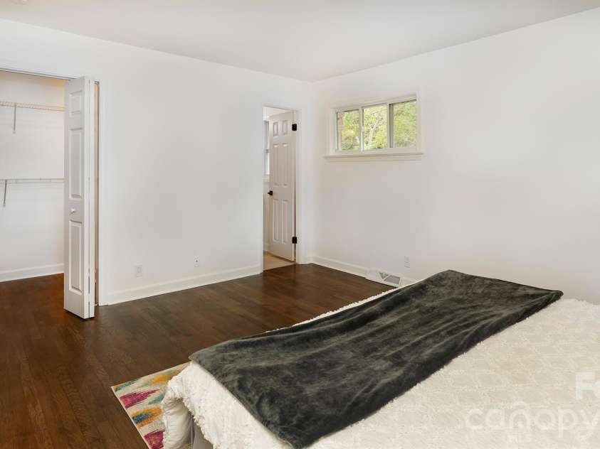 6400 Elmwood Circle, Charlotte, NC 28214.  MLS# CAR4425506, YatesRealty ID 51934. 