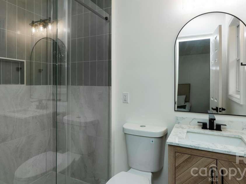 6400 Elmwood Circle, Charlotte, NC 28214.  MLS# CAR4425506, YatesRealty ID 51934. 