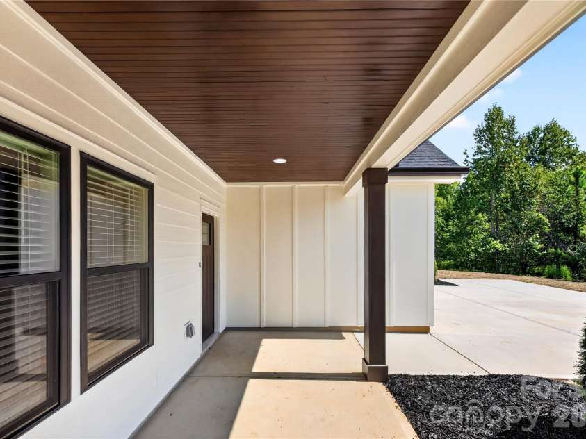 106 Blackley Circle, Shelby, NC 28152.  MLS# CAR4426132, YatesRealty ID 51935. 