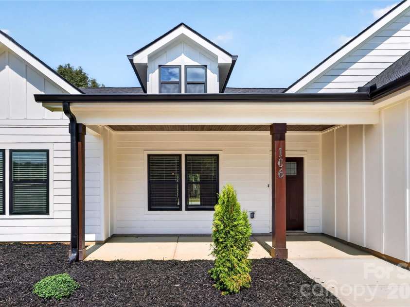 106 Blackley Circle, Shelby, NC 28152.  MLS# CAR4426132, YatesRealty ID 51935. 