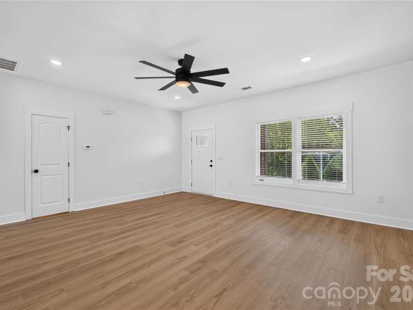 106 Blackley Circle, Shelby, NC 28152.  MLS# CAR4426132, YatesRealty ID 51935. 