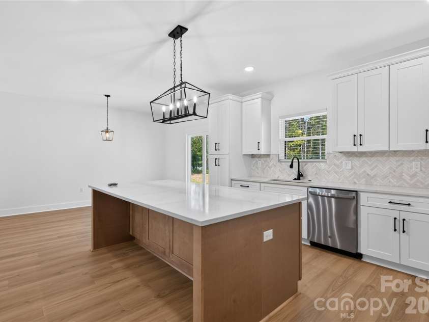 106 Blackley Circle, Shelby, NC 28152.  MLS# CAR4426132, YatesRealty ID 51935. 