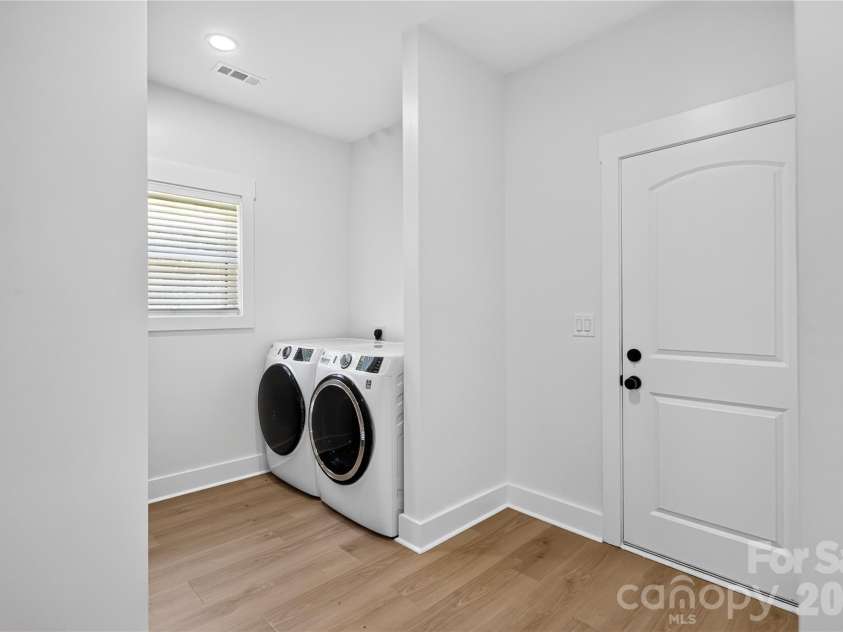 106 Blackley Circle, Shelby, NC 28152.  MLS# CAR4426132, YatesRealty ID 51935. 