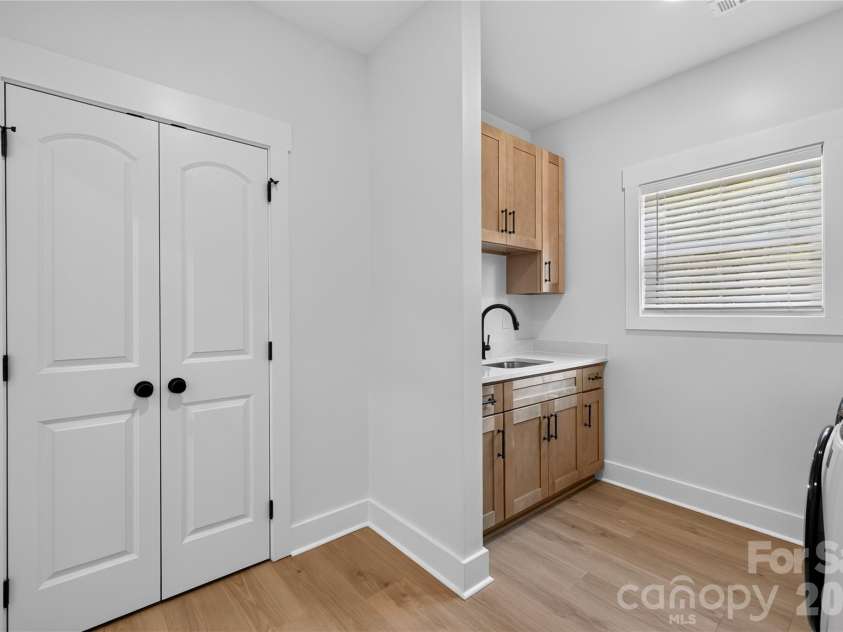 106 Blackley Circle, Shelby, NC 28152.  MLS# CAR4426132, YatesRealty ID 51935. 
