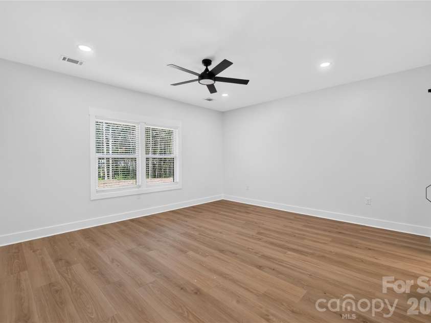 106 Blackley Circle, Shelby, NC 28152.  MLS# CAR4426132, YatesRealty ID 51935. 