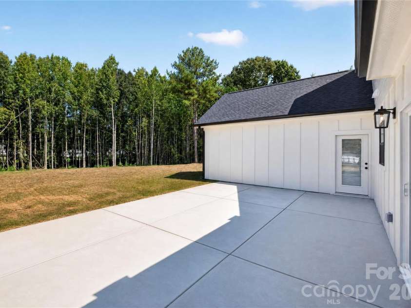 106 Blackley Circle, Shelby, NC 28152.  MLS# CAR4426132, YatesRealty ID 51935. 