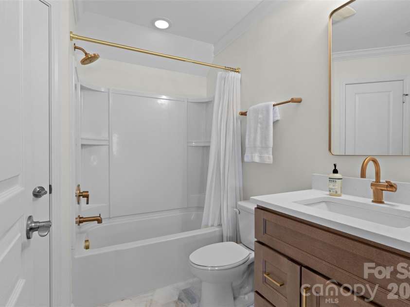 18510 Clavemorr Castle Court, Charlotte, NC 28277.  MLS# CAR4425806, YatesRealty ID 51937. 