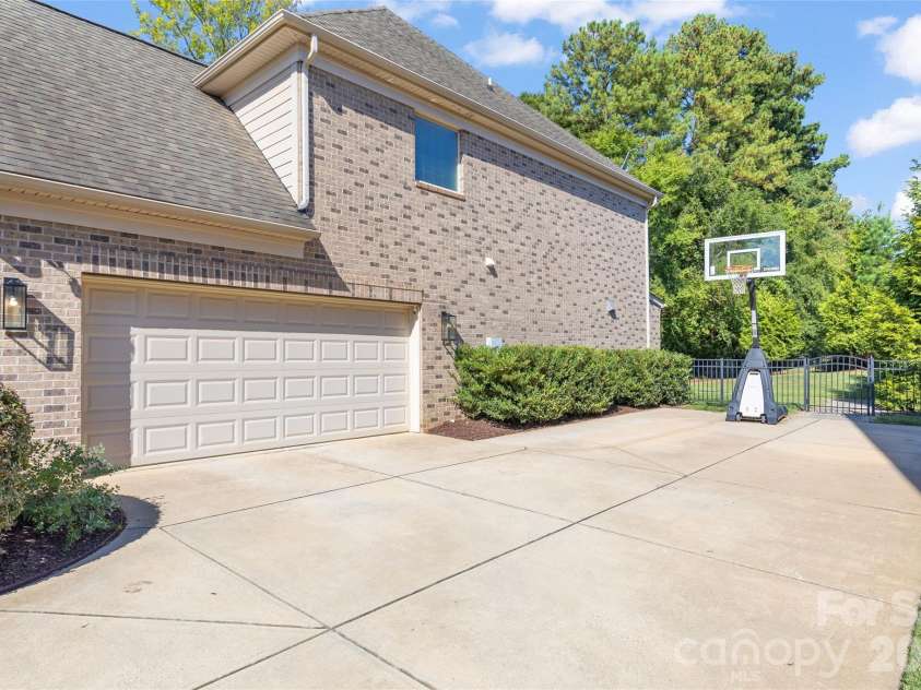 18510 Clavemorr Castle Court, Charlotte, NC 28277.  MLS# CAR4425806, YatesRealty ID 51937. 