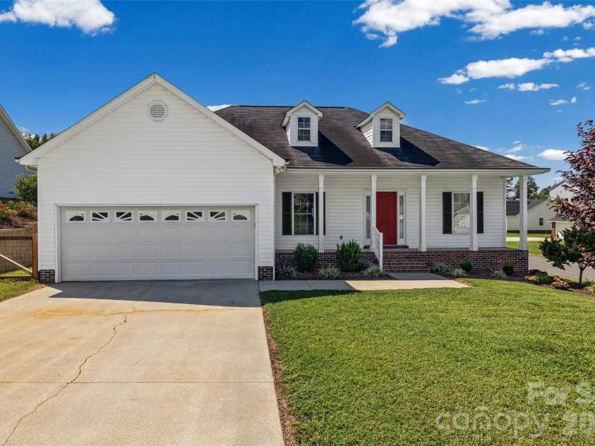 701 Peregrine Court, Gastonia, NC 28056.  MLS# CAR4425225, YatesRealty ID 51938. 
