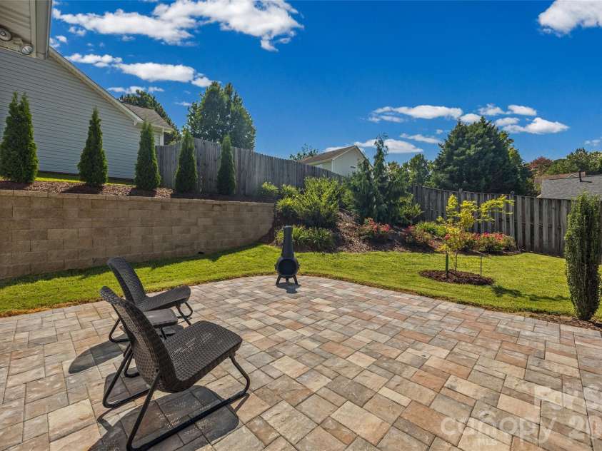 701 Peregrine Court, Gastonia, NC 28056.  MLS# CAR4425225, YatesRealty ID 51938. 