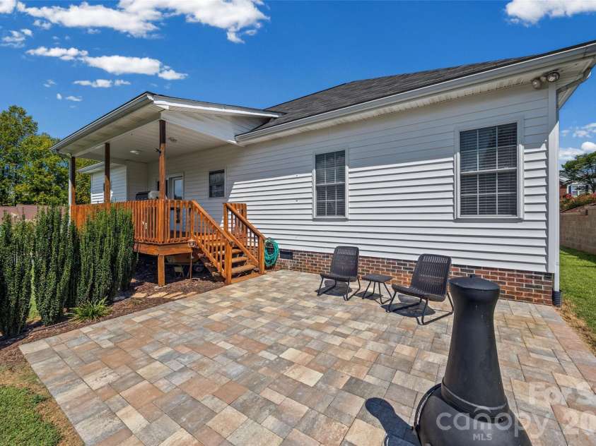 701 Peregrine Court, Gastonia, NC 28056.  MLS# CAR4425225, YatesRealty ID 51938. 