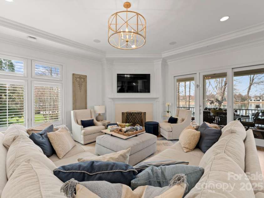 147 Shelburne Place, Mooresville, NC 28117.  MLS# CAR4235927, YatesRealty ID 5194. 