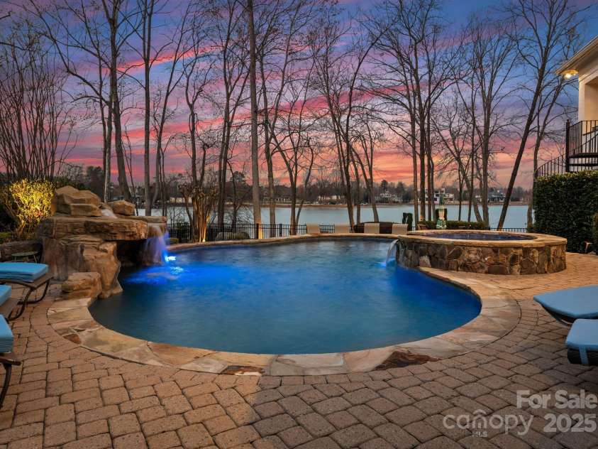 147 Shelburne Place, Mooresville, NC 28117.  MLS# CAR4235927, YatesRealty ID 5194. 