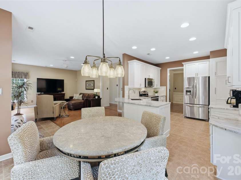 637 Falls Creek Court, Fort Mill, SC 29715.  MLS# CAR4425339, YatesRealty ID 51940. 