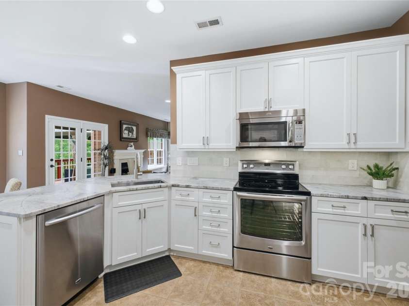 637 Falls Creek Court, Fort Mill, SC 29715.  MLS# CAR4425339, YatesRealty ID 51940. 