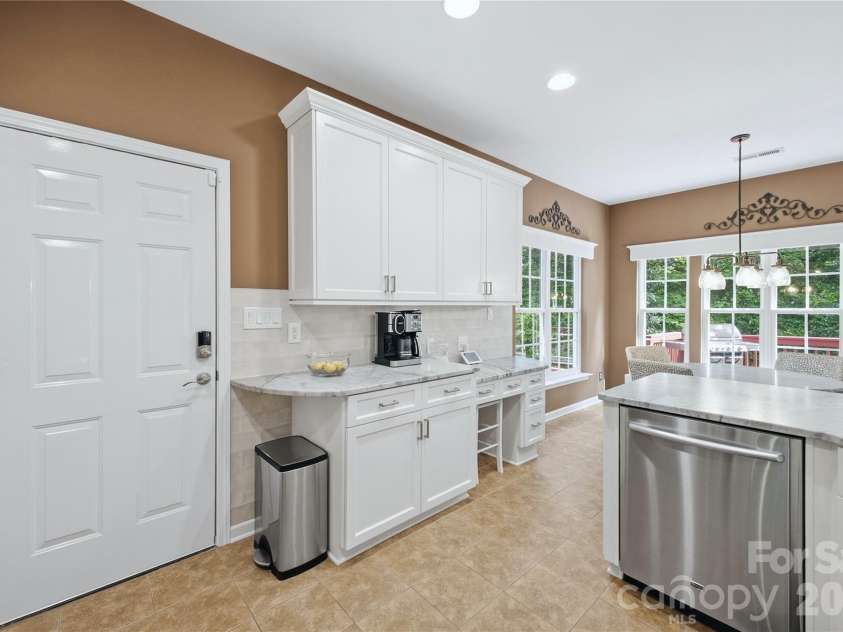 637 Falls Creek Court, Fort Mill, SC 29715.  MLS# CAR4425339, YatesRealty ID 51940. 