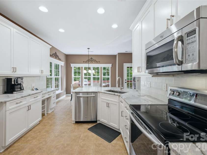 637 Falls Creek Court, Fort Mill, SC 29715.  MLS# CAR4425339, YatesRealty ID 51940. 