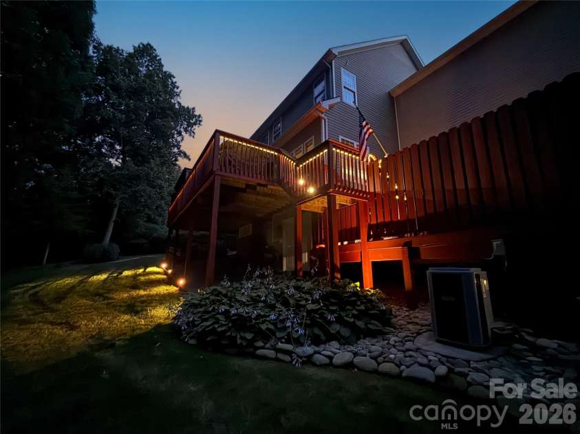 637 Falls Creek Court, Fort Mill, SC 29715.  MLS# CAR4425339, YatesRealty ID 51940. 
