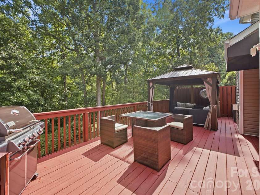 637 Falls Creek Court, Fort Mill, SC 29715.  MLS# CAR4425339, YatesRealty ID 51940. 