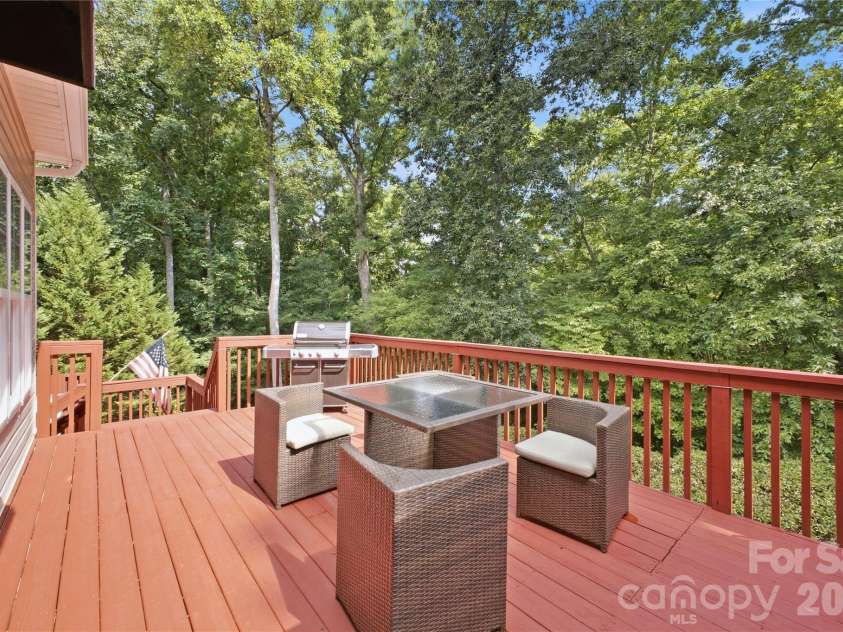 637 Falls Creek Court, Fort Mill, SC 29715.  MLS# CAR4425339, YatesRealty ID 51940. 