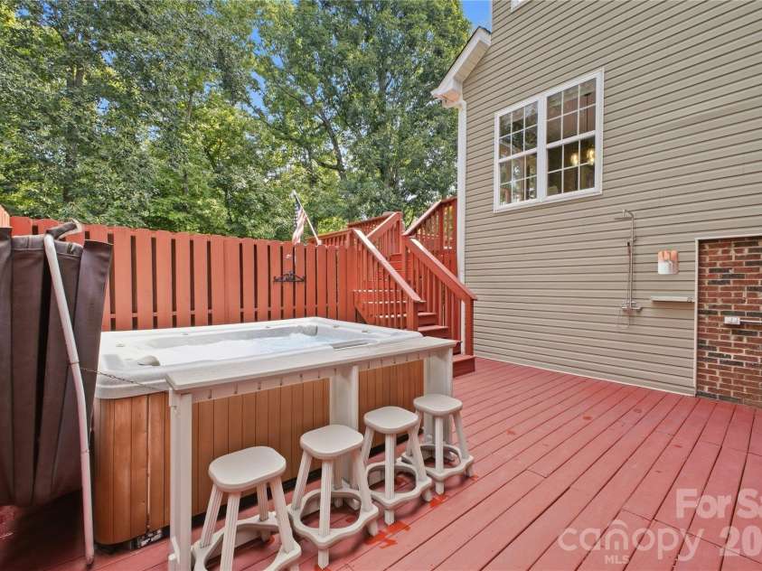 637 Falls Creek Court, Fort Mill, SC 29715.  MLS# CAR4425339, YatesRealty ID 51940. 