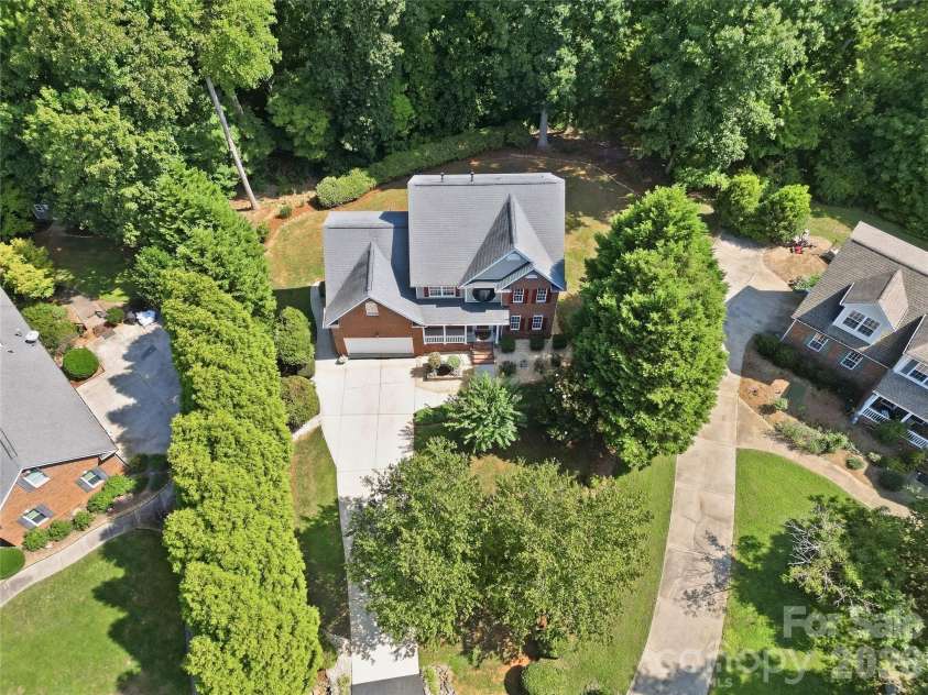 637 Falls Creek Court, Fort Mill, SC 29715.  MLS# CAR4425339, YatesRealty ID 51940. 