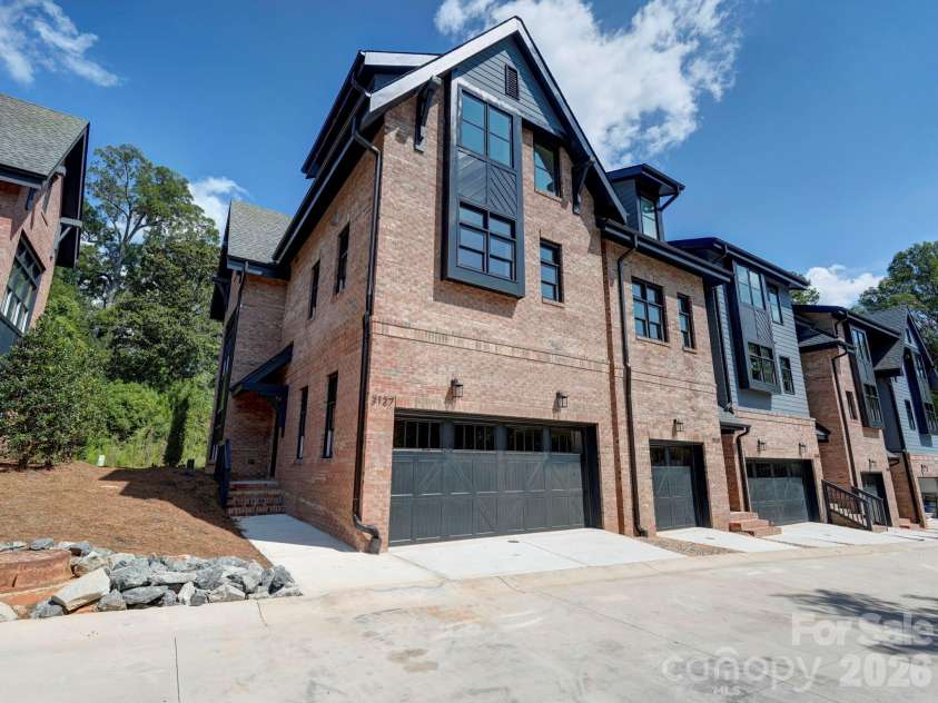 3127 Colyer Place, Charlotte, NC 28205.  MLS# CAR4425271, YatesRealty ID 51941. 