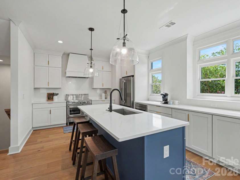 3127 Colyer Place, Charlotte, NC 28205.  MLS# CAR4425271, YatesRealty ID 51941. 