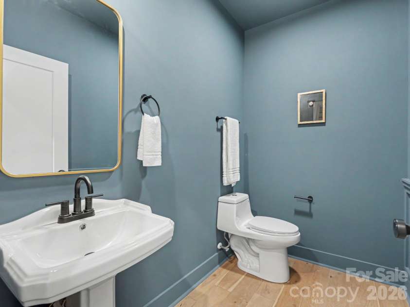 3127 Colyer Place, Charlotte, NC 28205.  MLS# CAR4425271, YatesRealty ID 51941. 