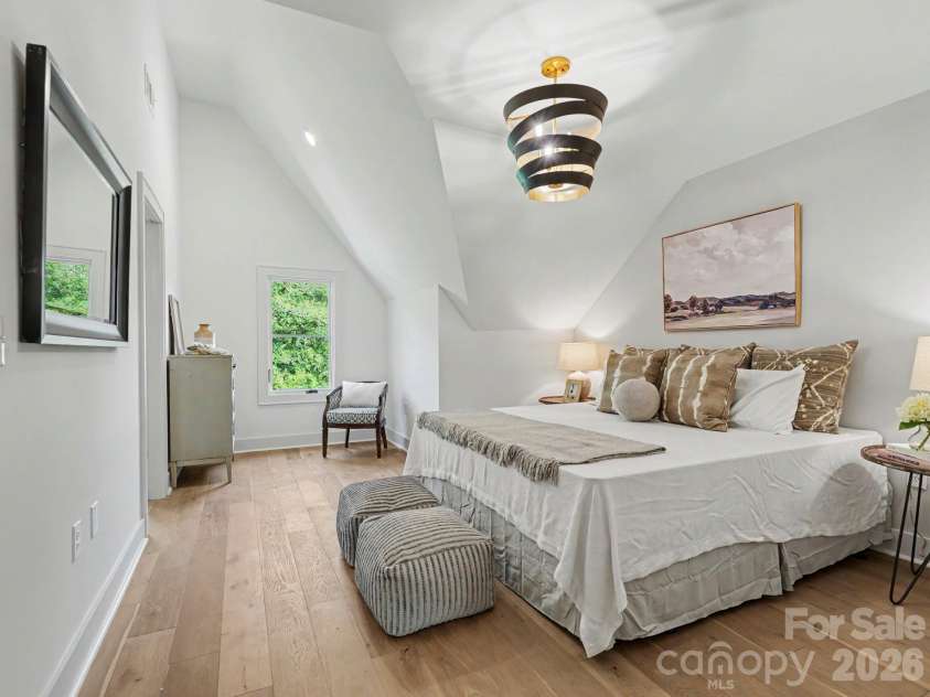3127 Colyer Place, Charlotte, NC 28205.  MLS# CAR4425271, YatesRealty ID 51941. 