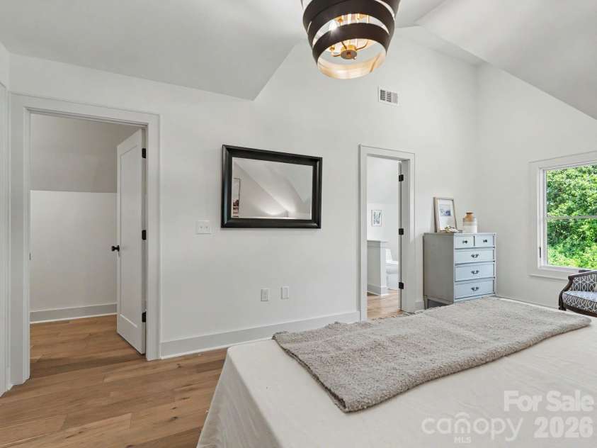 3127 Colyer Place, Charlotte, NC 28205.  MLS# CAR4425271, YatesRealty ID 51941. 