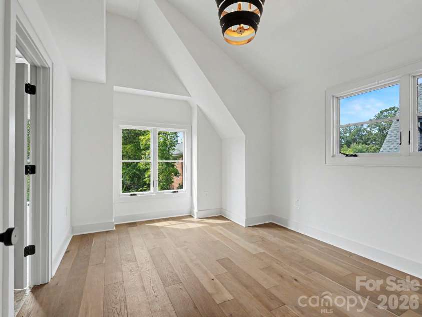 3127 Colyer Place, Charlotte, NC 28205.  MLS# CAR4425271, YatesRealty ID 51941. 