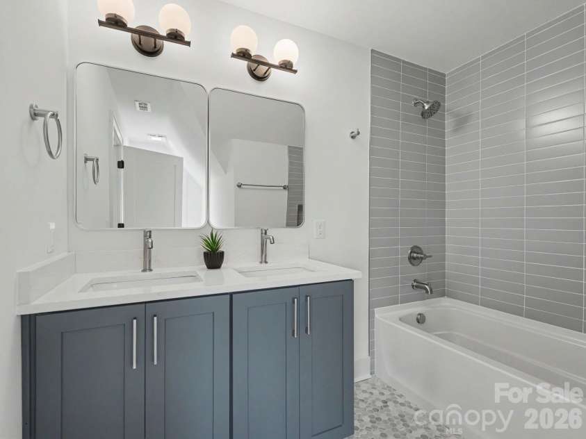 3127 Colyer Place, Charlotte, NC 28205.  MLS# CAR4425271, YatesRealty ID 51941. 