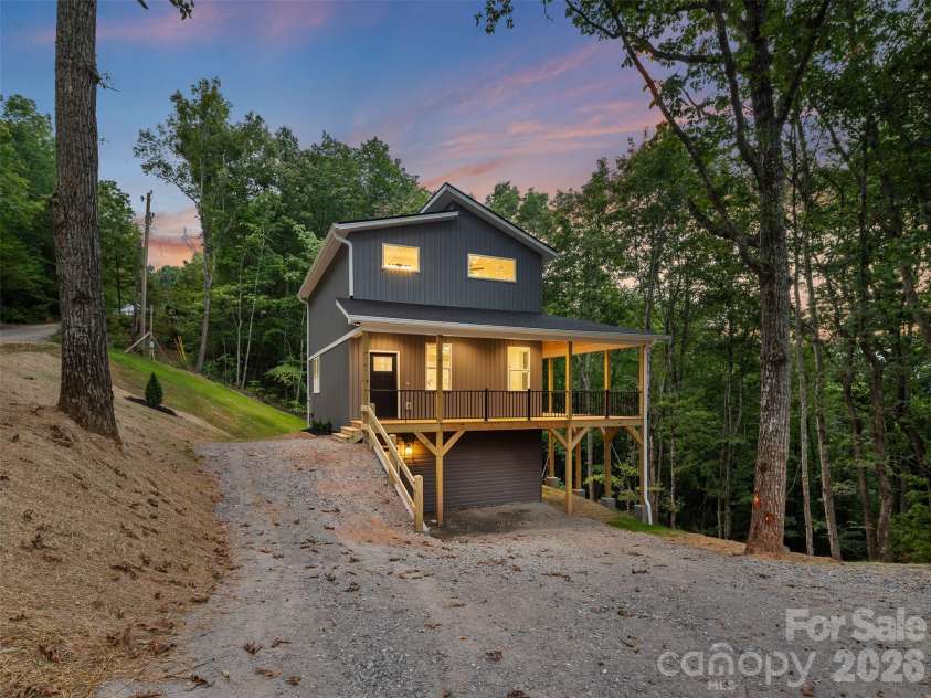 160 Blossom Ridge, Leicester, NC 28748.  MLS# CAR4425456, YatesRealty ID 51942. 