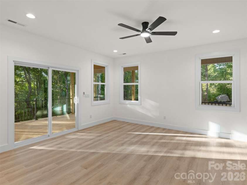 160 Blossom Ridge, Leicester, NC 28748.  MLS# CAR4425456, YatesRealty ID 51942. 