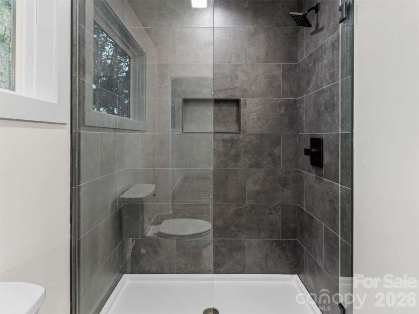 160 Blossom Ridge, Leicester, NC 28748.  MLS# CAR4425456, YatesRealty ID 51942. 