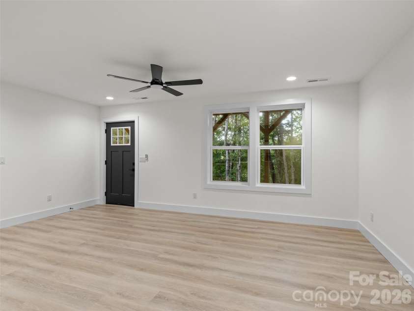 160 Blossom Ridge, Leicester, NC 28748.  MLS# CAR4425456, YatesRealty ID 51942. 
