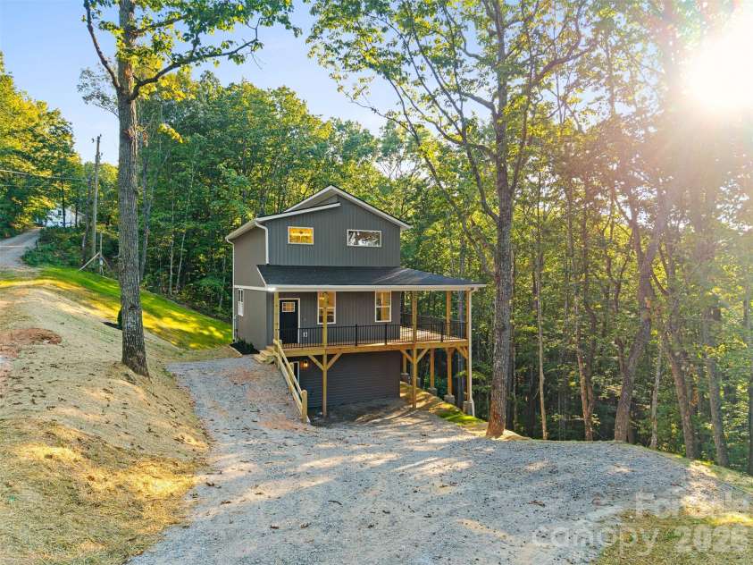 160 Blossom Ridge, Leicester, NC 28748.  MLS# CAR4425456, YatesRealty ID 51942. 