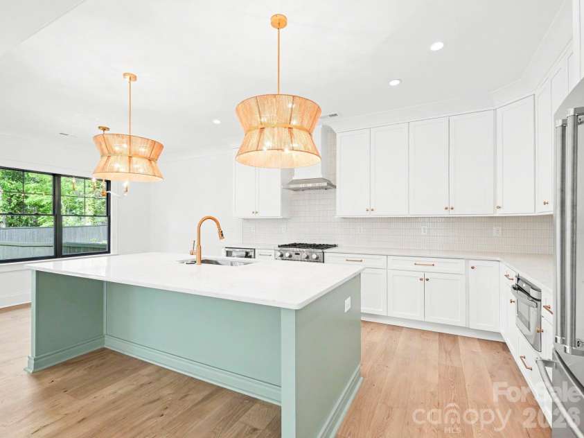 5967 Gate Post Road, Charlotte, NC 28211.  MLS# CAR4425166, YatesRealty ID 51943. 