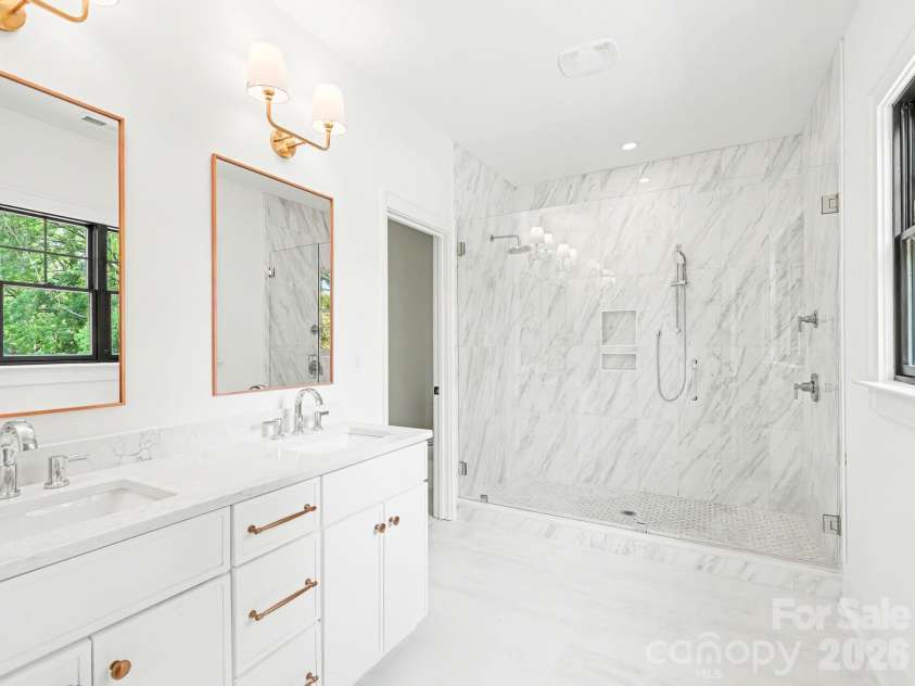 5967 Gate Post Road, Charlotte, NC 28211.  MLS# CAR4425166, YatesRealty ID 51943. 